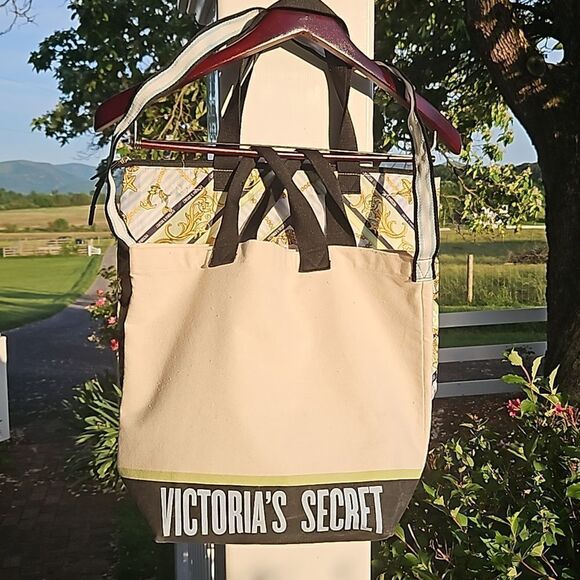 Victoria's Secret 2n1 beach tote & cooler tote - Picture 8 of 12